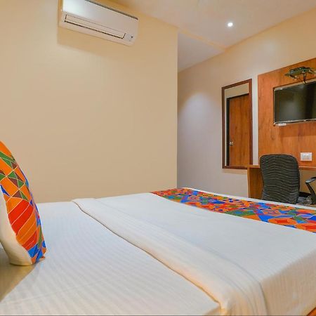 Fabexpress Colaba Grand Hotel Мумбай Екстериор снимка