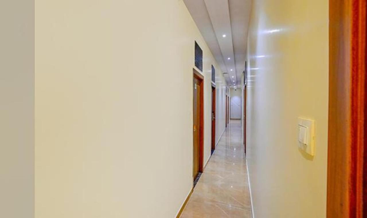 Fabexpress Colaba Grand Hotel Мумбай Екстериор снимка