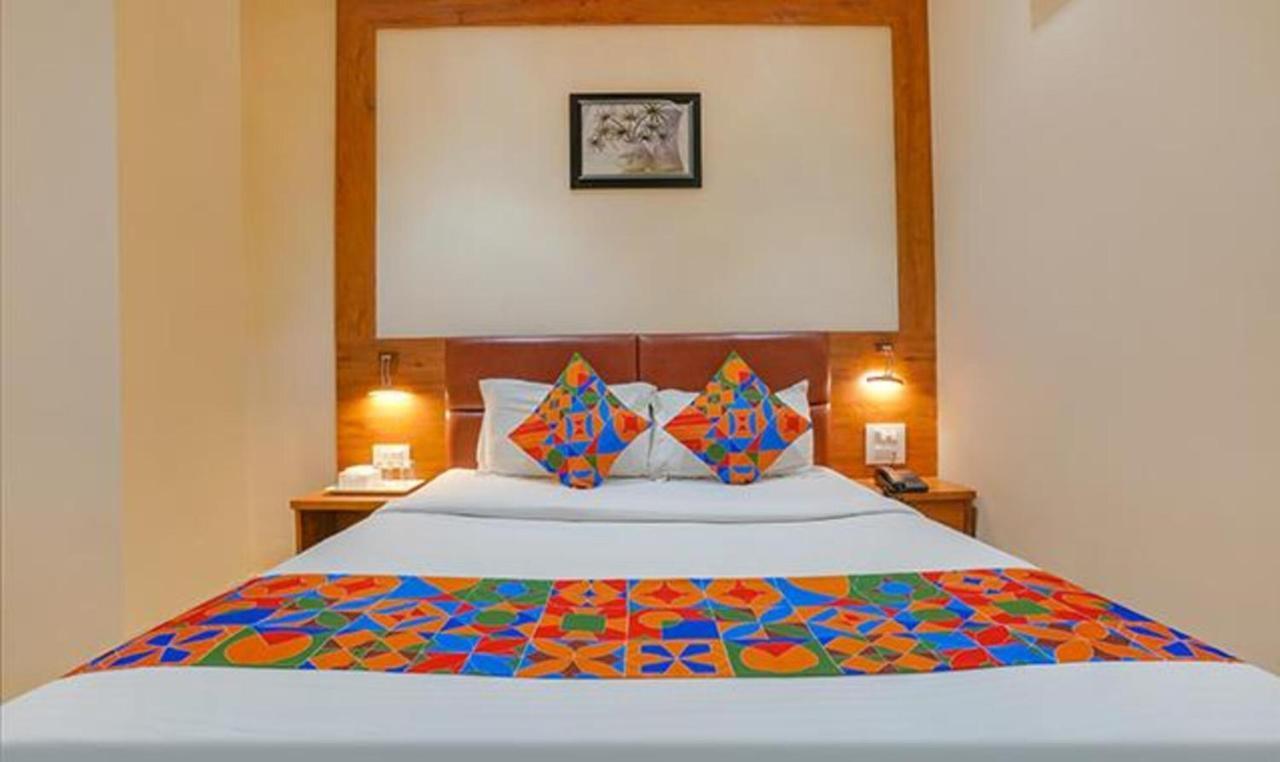 Fabexpress Colaba Grand Hotel Мумбай Екстериор снимка