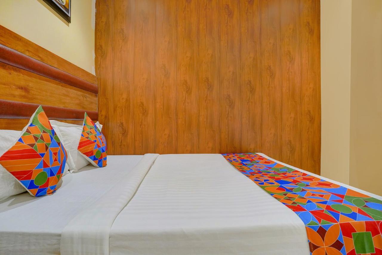 Fabexpress Colaba Grand Hotel Мумбай Екстериор снимка