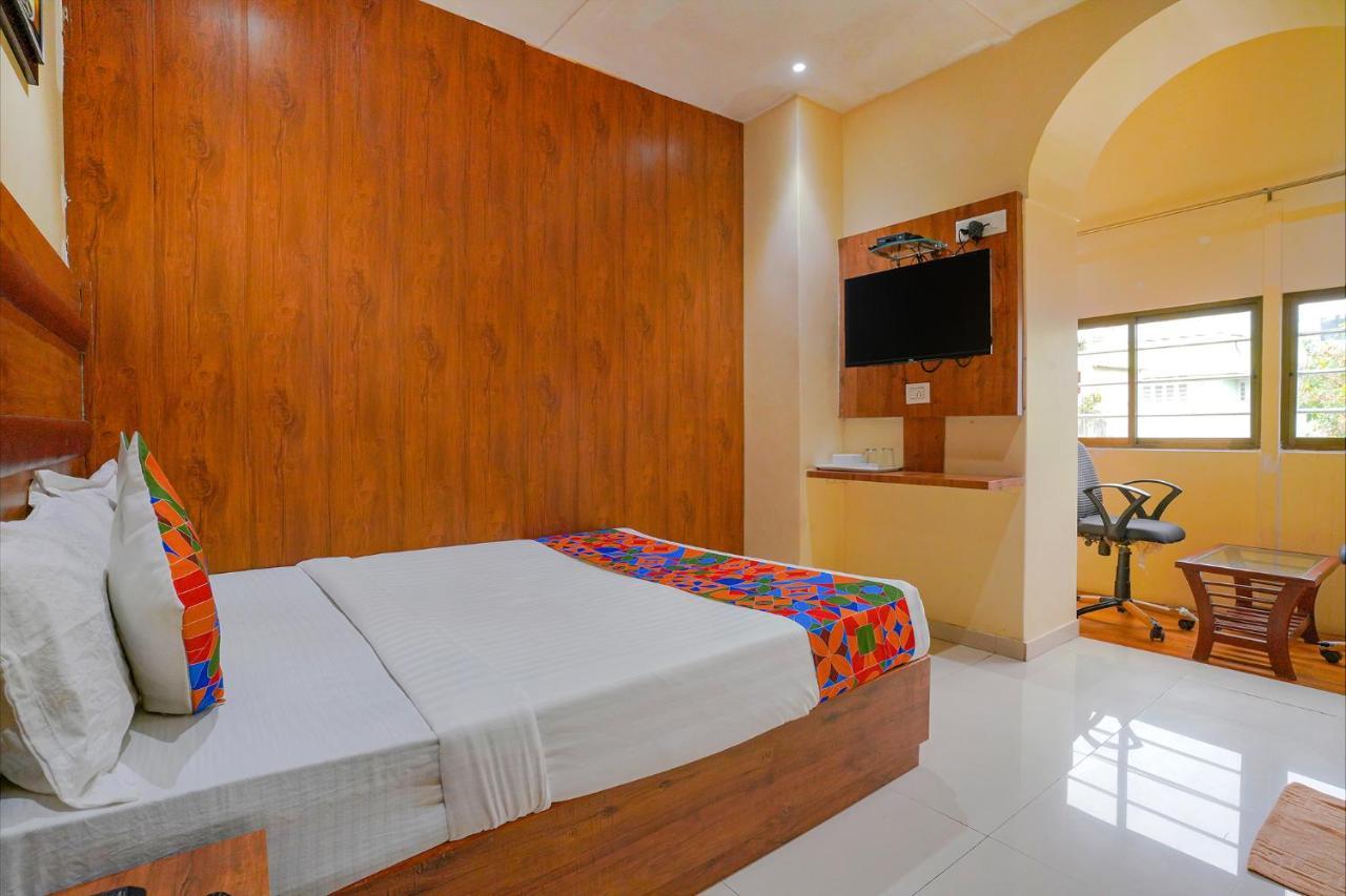 Fabexpress Colaba Grand Hotel Мумбай Екстериор снимка